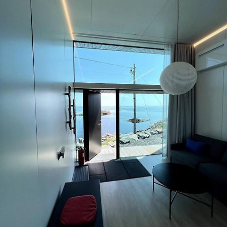 High End Sea Cabins At A In Lofoten Moskenes Bagian luar foto