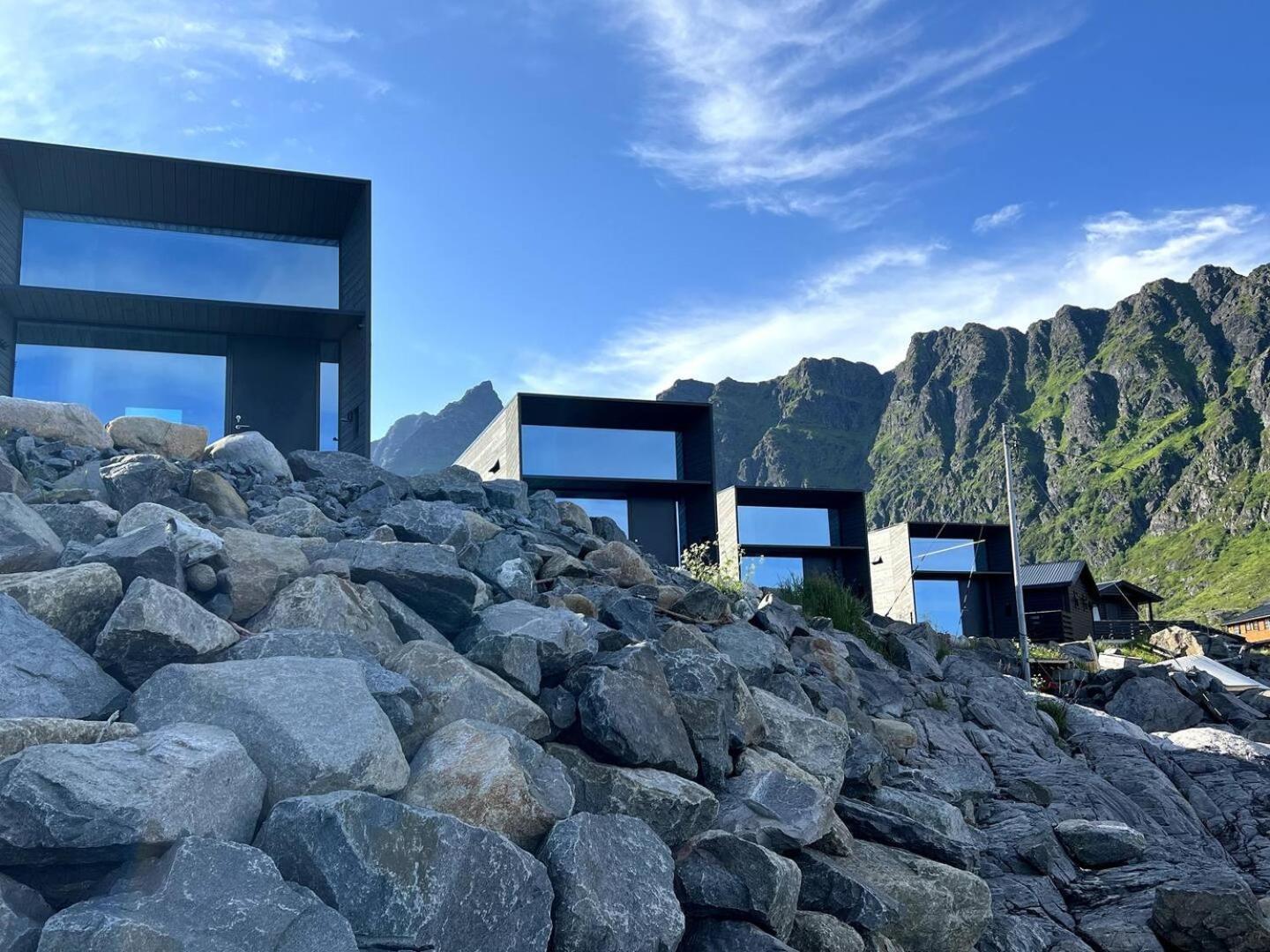 High End Sea Cabins At A In Lofoten Moskenes Bagian luar foto