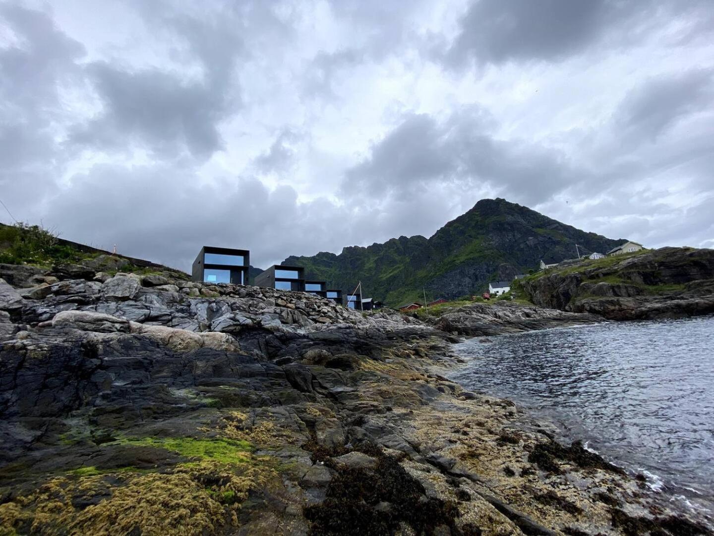 High End Sea Cabins At A In Lofoten Moskenes Bagian luar foto