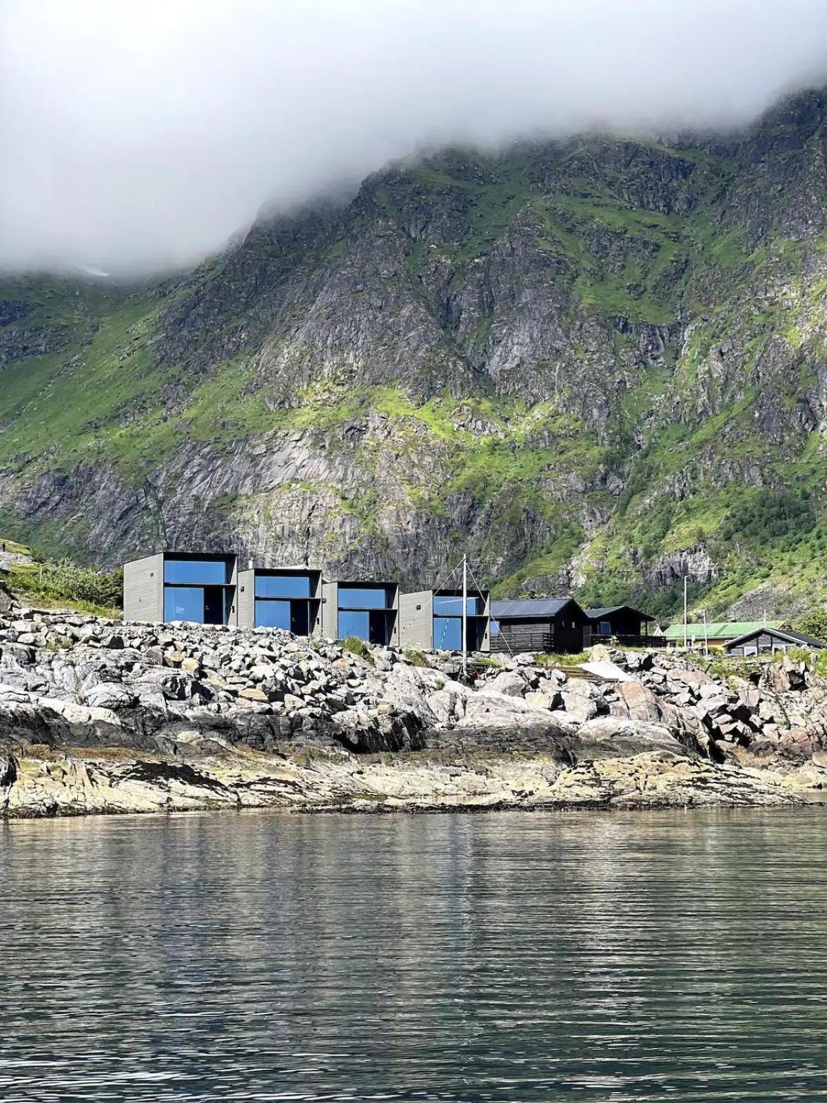 High End Sea Cabins At A In Lofoten Moskenes Bagian luar foto